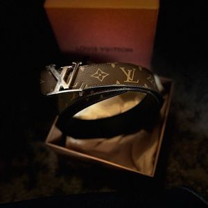 - Authentic Louis Vuitton Belt